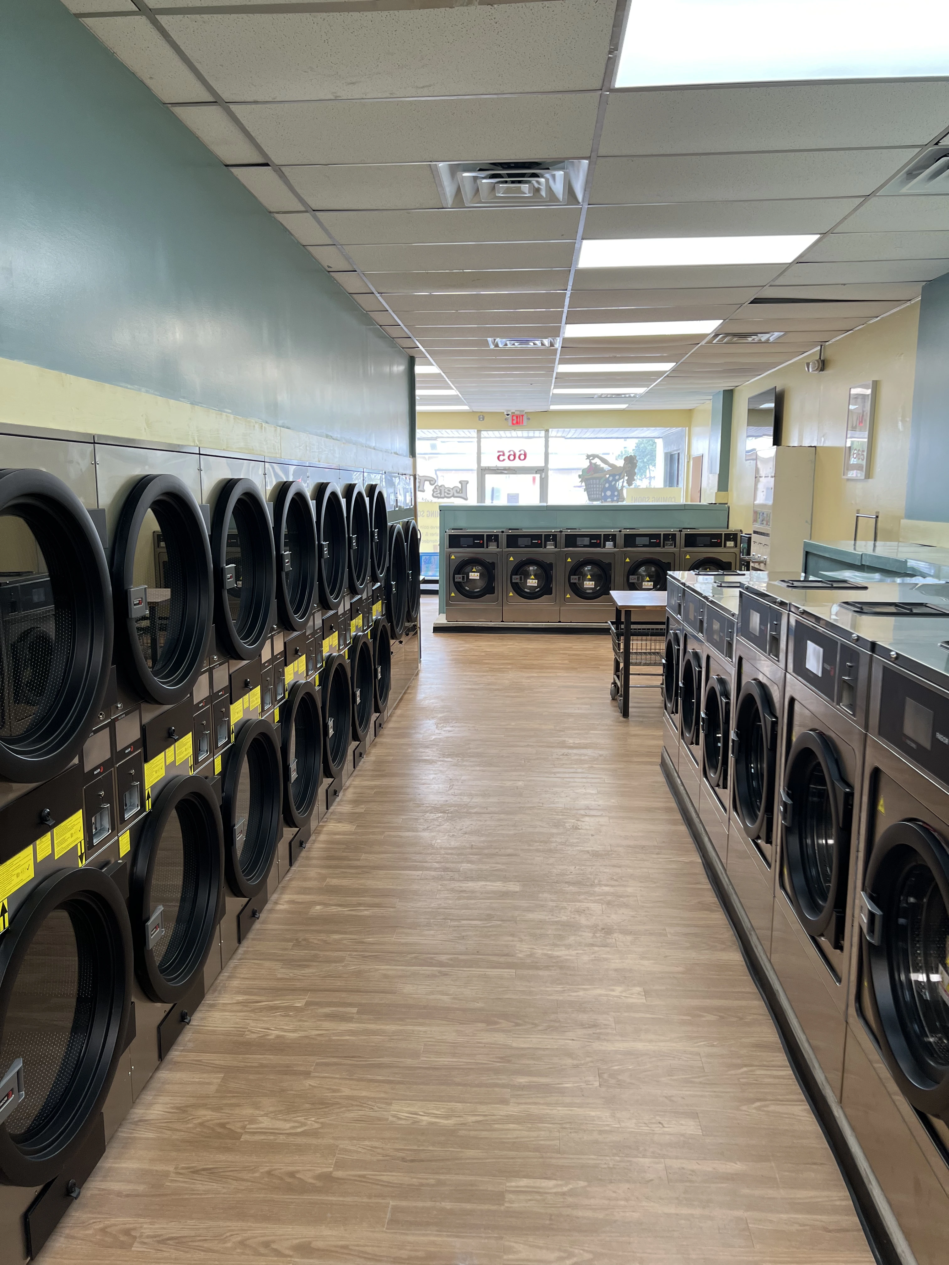 Self Serve Laundromat Near Me Cocoa Beach Florida (4)