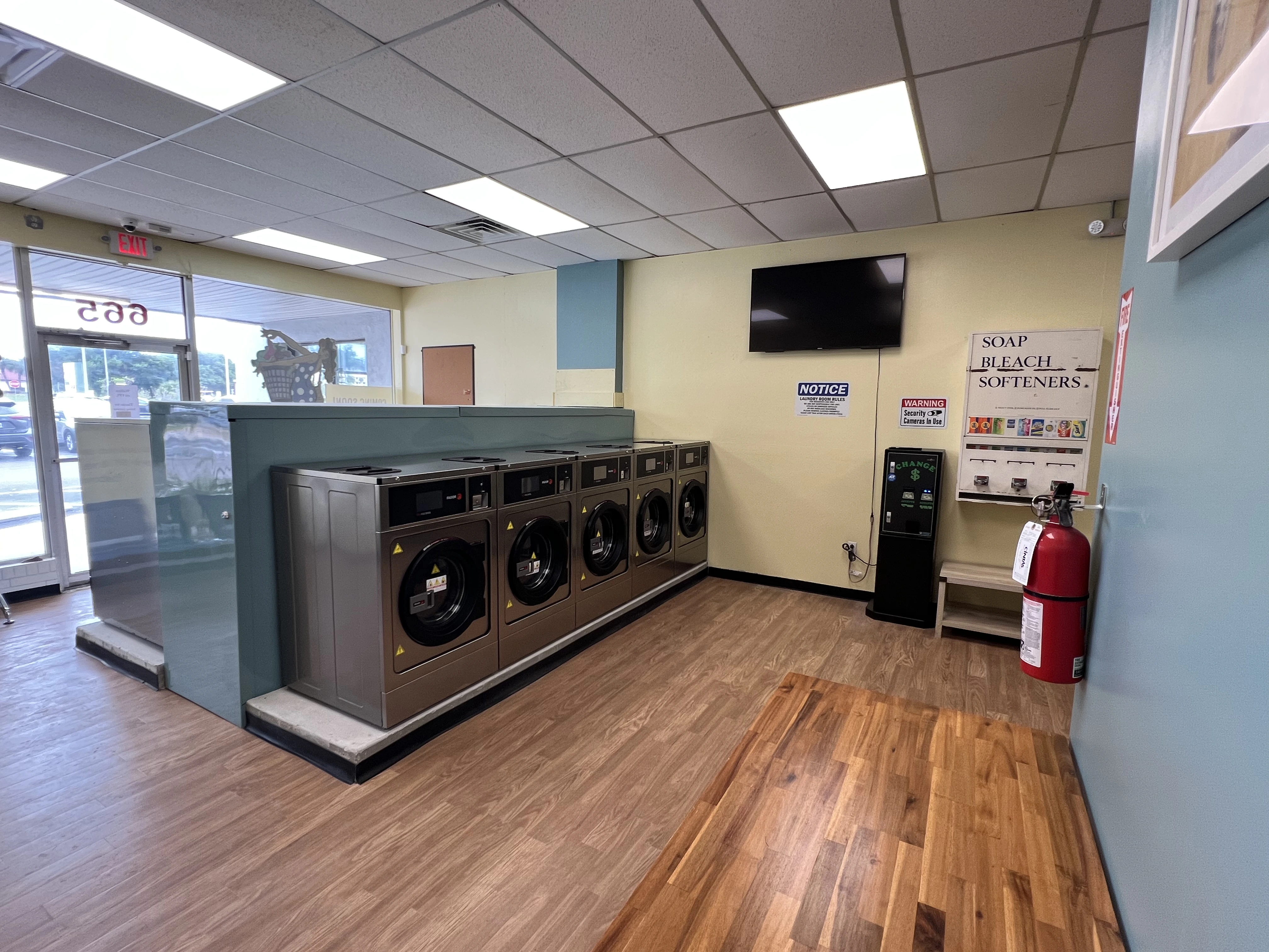 Self Serve Laundromat Near Me Cocoa Beach Florida (3)